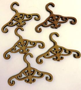1:6 Coat Hangers Fancy Set 5 (75mmW)