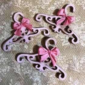 1:6 Coat Hanger Note Supplied Raw