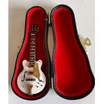 Gibson ES Guitar in Case (37W x 17D x 90Lmm)