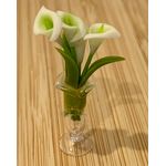 Flowers in a Glass Vase White (33mmH)