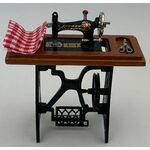 Sewing Machine on Table (67 x 34 x 65Hmm)