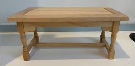 Kitchen Table and 4 Chairs Oak (Table: 148 x 77 x 67Hmm)