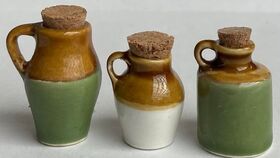 1:6 or Large 1:12 Scale Jugs with Cork Set 3 (35Hmm)