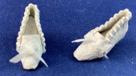 Shoes Hand Made by Kathy Brindle (27Lmm)