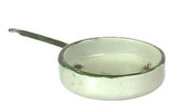 Skillet Medium Beige (0.125"H x 1.5"W x 0.625"D)