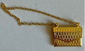 Handbag with Chain Handle Gold, Bag Opens (20 x 16 x 3mm)