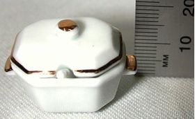 Soup Tureen (28 x 19 x 20mm)