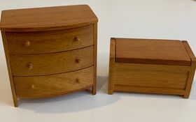 Blanket Box and Bow Front Chest of Drawers (Drawers: 74 x 44 x 77Hmm)