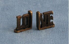 "LOVE" Bookends (15 x 15 x 5mm)