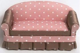 1:24 Sofa Pink with White Dot Seat (75 x 35 x 38Hmm)