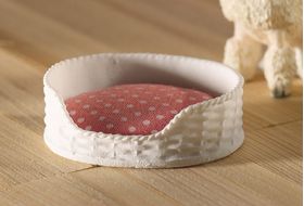 Pink and White Pet Bed (45 x 40 x 15mm)