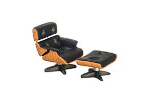 1:24 Lounge Chair and Ottoman Black (Chair 1 1/2"H x 1 1/4"W)