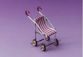 Dolls Stroller (45 x 60 x 40mm)