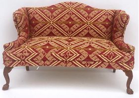 Sofa Wingback Red/Gold Fabric ( 134 x 64 x 76Hmm)