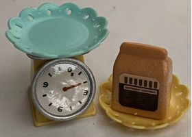 1:6 Scale or Large 1:12 Scale Scales Set of 4 Pieces (17 x 17 x 22Hmm)