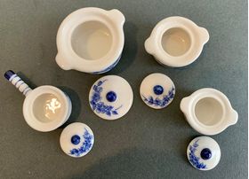 Kitchen Dish Set 4 Pieces (Large: 28 Diam x 20H + Lid)