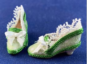 Shoes Hand Made by Kathy Brindle (27Lmm)