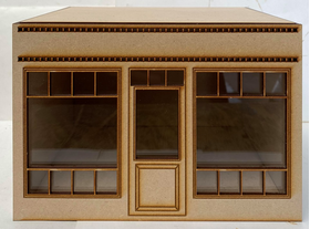 1:24 Room Box Shop Front 2 with Perspex Top Kit (Inside 192W x 149D x 133Hmm)