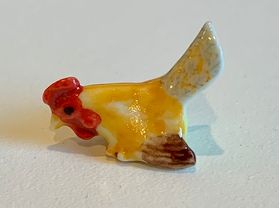 Golden Bantum Pecking (18 x 12 x 15Hmm)