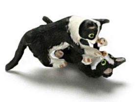 Playing Kittens (0.5"H x 0.875"W x 0.25"D )