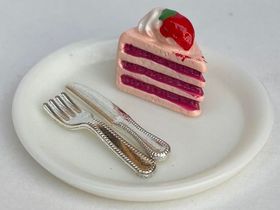 Cake on a Large Plate with Knife and Fork Strawberry (Plate: 36mm Diam)