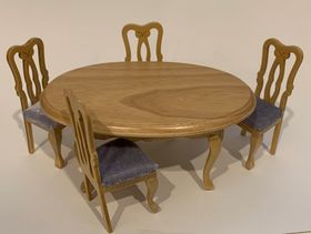 Dining Table and Chairs Oak (Table: 151 x 105 x 68Hmm)