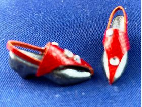 Shoes Hand Made by Kathy Brindle (27Lmm)