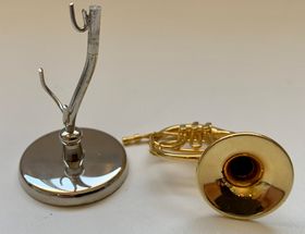 French Horn with Stand (Horn: 25 Diam, End 20mm Diam, Stand: 45Hmm)