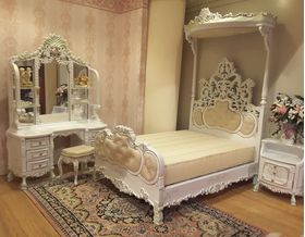 Le Cristina Bedroom Set 5 Pc Limited Edition
