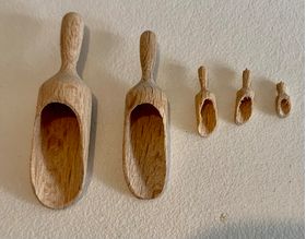 Scoops showing sizes