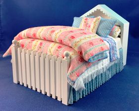 Lorraine's Hand Dressed Bed (190 x 110 x 113Hmm)