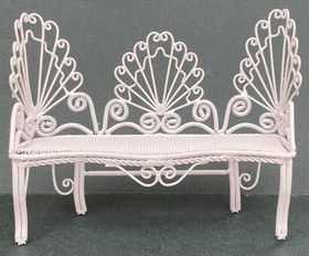 Bench Seat White Wire (121W x 44D x 97Hmm)