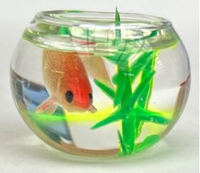 Fish Bowl with Fish (25 Diam x 20Hmm)