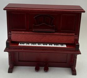 Piano Upright Mahogany (125 x 50 x 110Hmm)