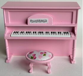 Pink Upright Piano (133W x 55D x 98mmH)