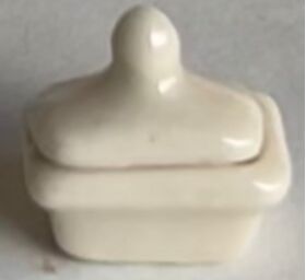 Cream Butter Dish / Small Casserole Dish (11 x 7mm)