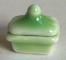 Green Butter Dish / Small Casserole Dish (11 x 7mm)