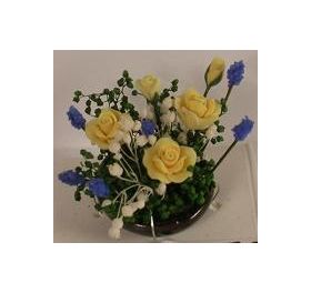 Yellow roses in Brown Bowl (25H)