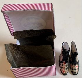 Shoes Hand Made by Kathy Brindle (22Lmm)