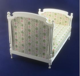 Bed Cream With padded Ends (180 x 110 x 125Hmm)