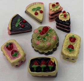 Cakes Resin Set of 8 Pieces