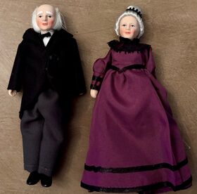Grandfather and Grandmother Pair Porcelain Doll (145Hmm)