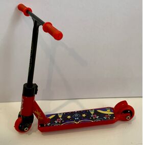 Scooter Red (82L x 57W x 75Hmm)