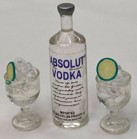 Bottle and Glasses Set, Vodka (Bottle 38mm)