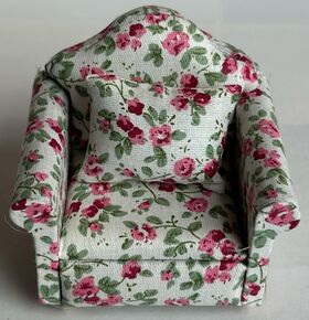 Arm Chair Burgundy Floral (80W x 60D x 80Hmm)
