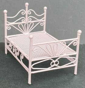 1:24 Double Bed White Wire (77L x 56W x 66mmH)