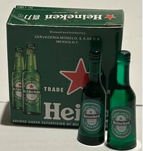 Box of Heineken Kit with 8 Bottles (Bottle: 40Hmm) (Box needs Assembly)