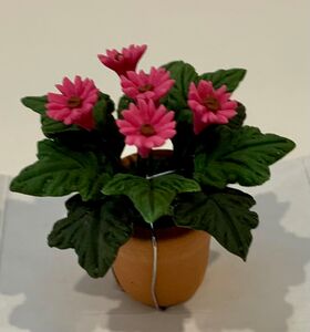 Box of 12 Flowers Pink Gerberas (30mmH)