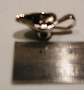 Gravy Boat (20 x 8 x 8Hmm)