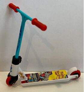 Scooter White (82L x 57W x 75Hmm)